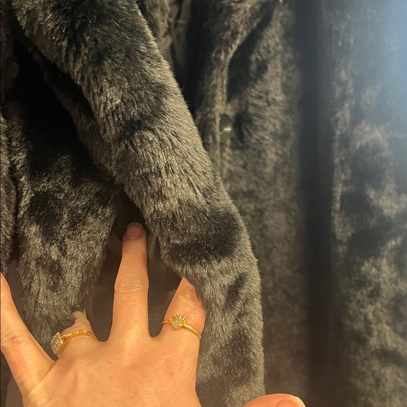 Black faux fur coat - Picture 3 of 6